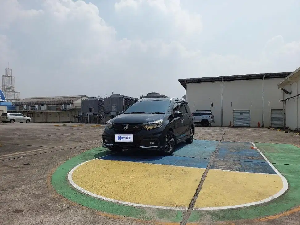 TDP 8,JT, Honda Mobilio 1.5 RS Bensin-AT Hitam 2017