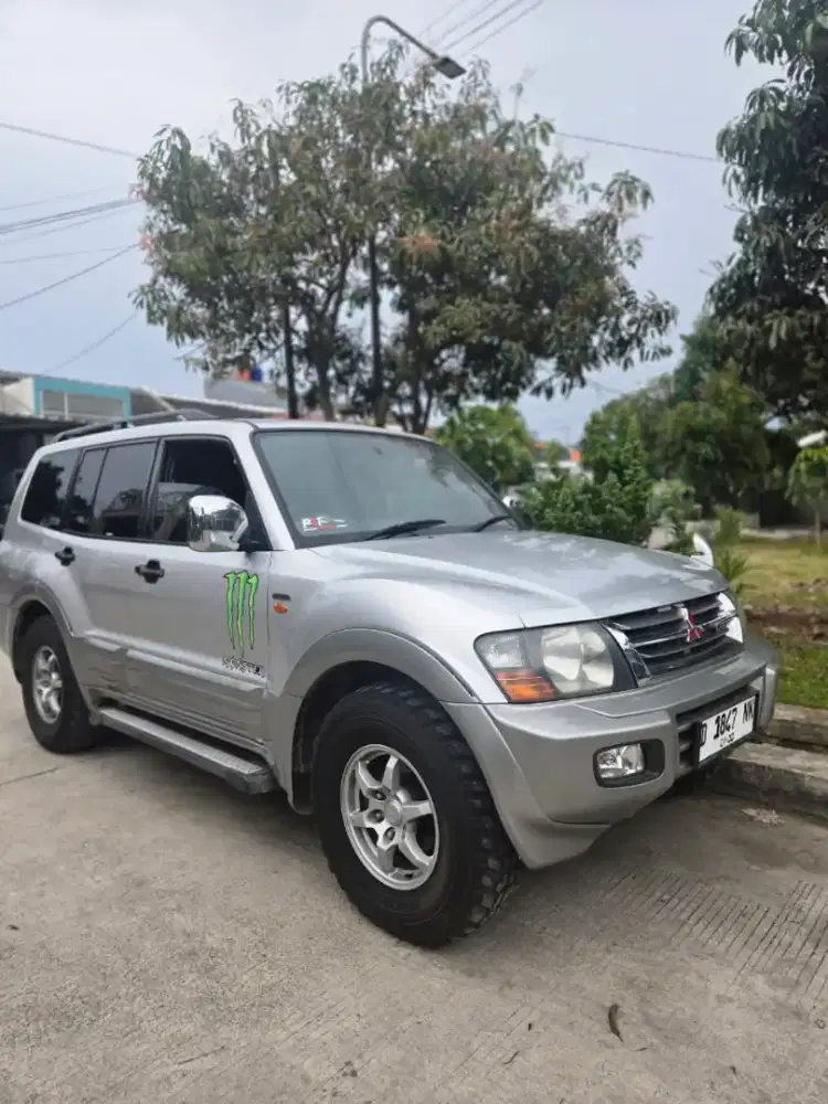 Pajero 3.2 DID 4x4 Matic Sunroof th 2000