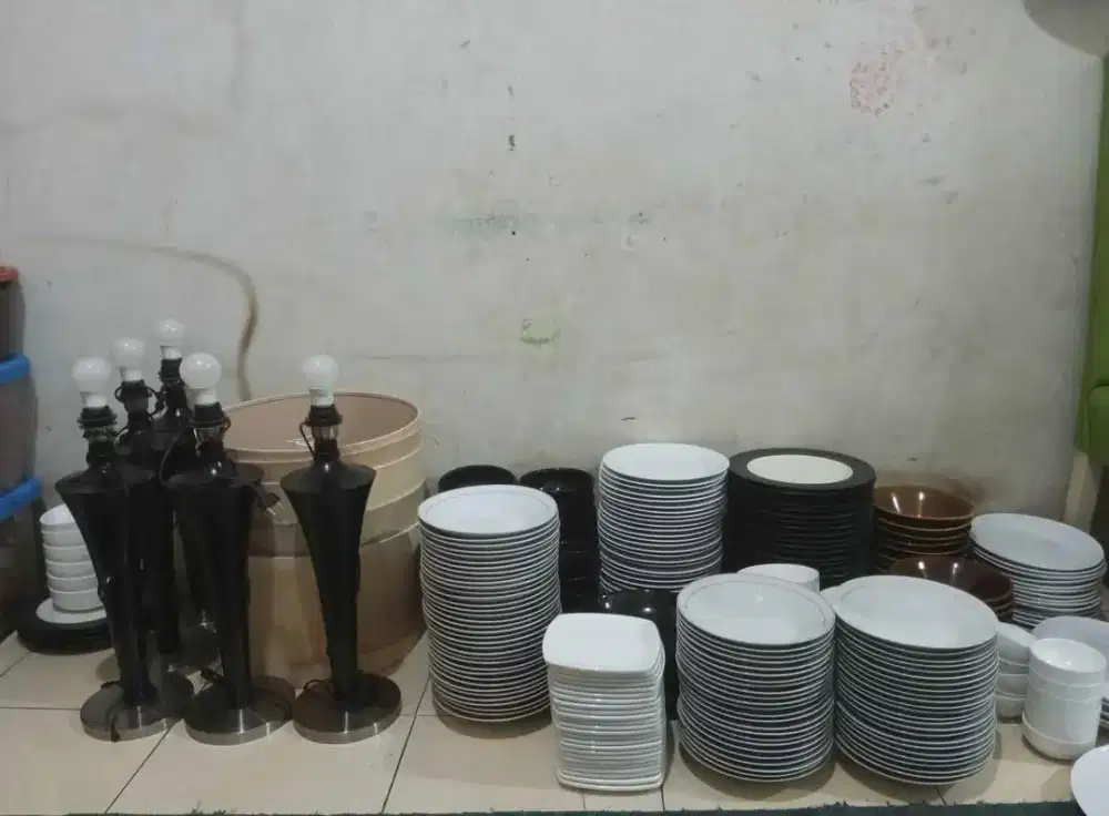 alat makan bekas hotel