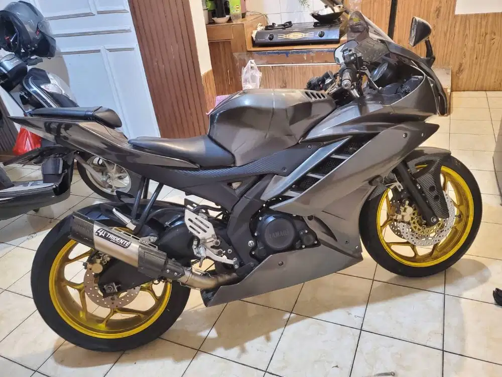 JUAL BUTUH - YAMAHA R15V2 2016 - KM RENDAH