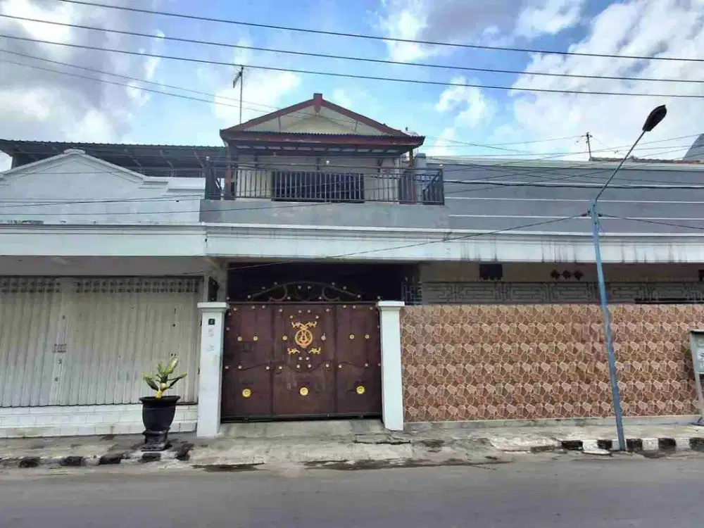 Jual Cepat! Rumah + Toko Pusat Kota Kediri Dekat Gudang Garam