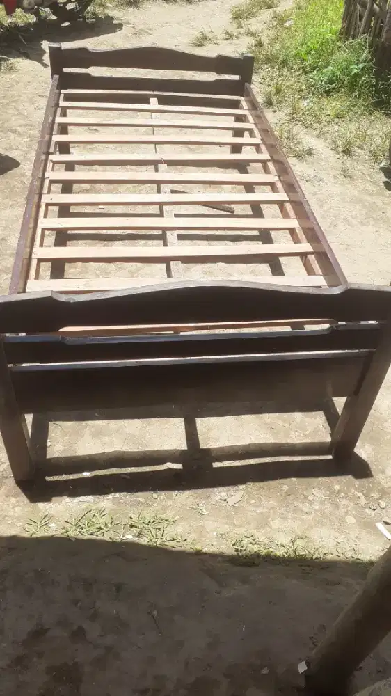 Dipan/risban dan meja kayu jati.