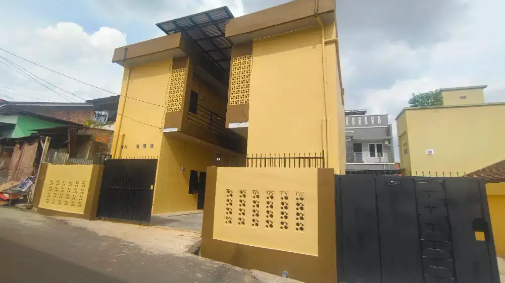 Kost Auditsa Khusus Pria