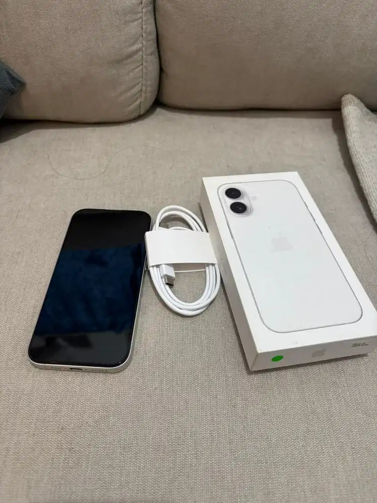 Iphone 16 128gb white iBox masih garansi mei 2026