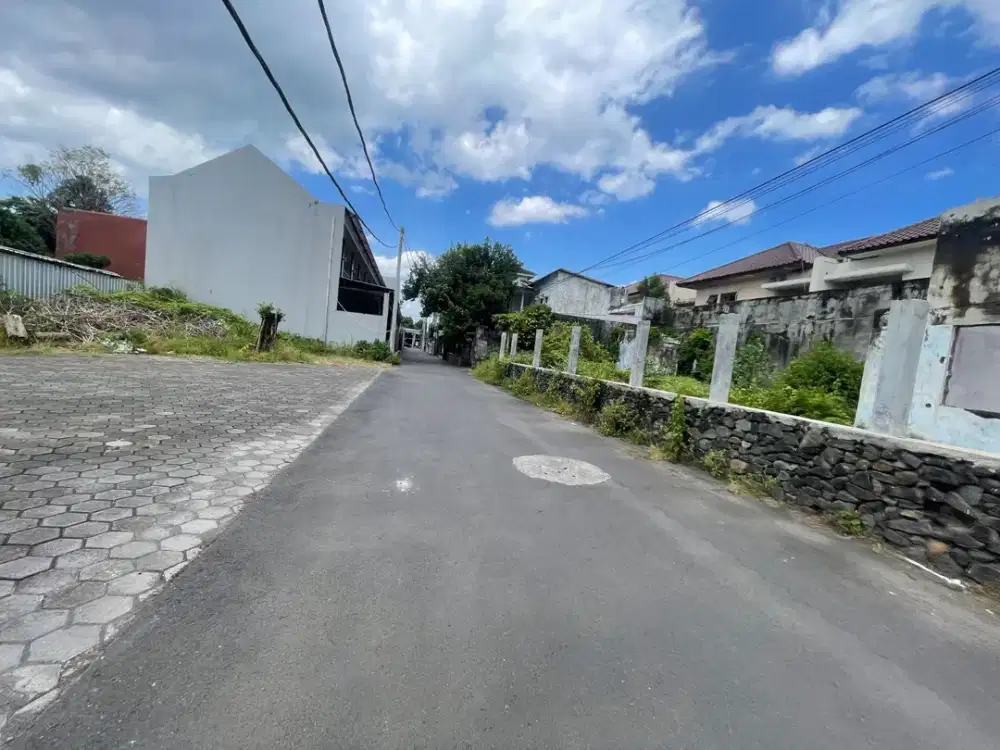 Dijual tanah 150 meter jl raya seturan YKPN cocok untuk kost hotel homestay