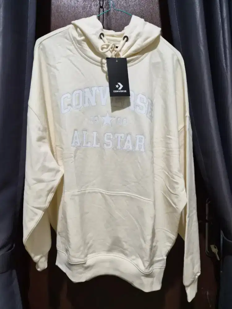 Hoddie Convers big logo