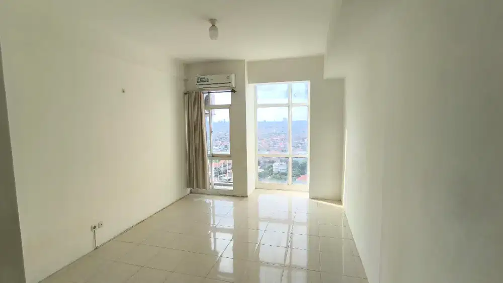 STUDIO POJOK APARTMENT BALE HINGGIL