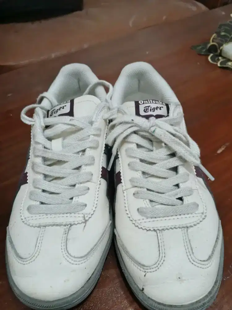 Sepatu onitsuka Tiger cream