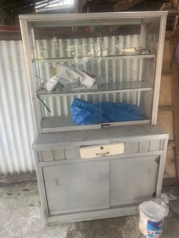 Jual Etalase Kaca Aluminium Bekas Kondisi Layak Pakai