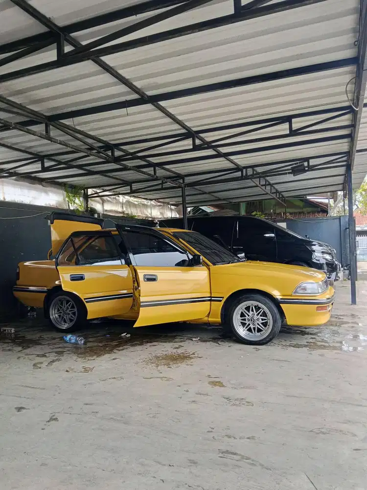 Sedan Toyota Corolla Twincam Selimited 1.600cc tahun 1990