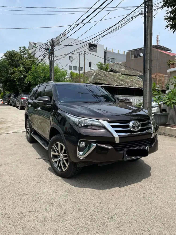 Jual Cepat: Fortuner VRZ 2017 Diesel AT - Tangan Pertama