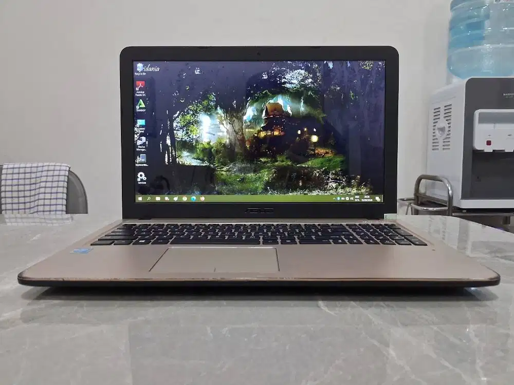 Laptop ASUS SSD 768GB DDR4 Win ORI BATRE KUAT Normal BerGaransi