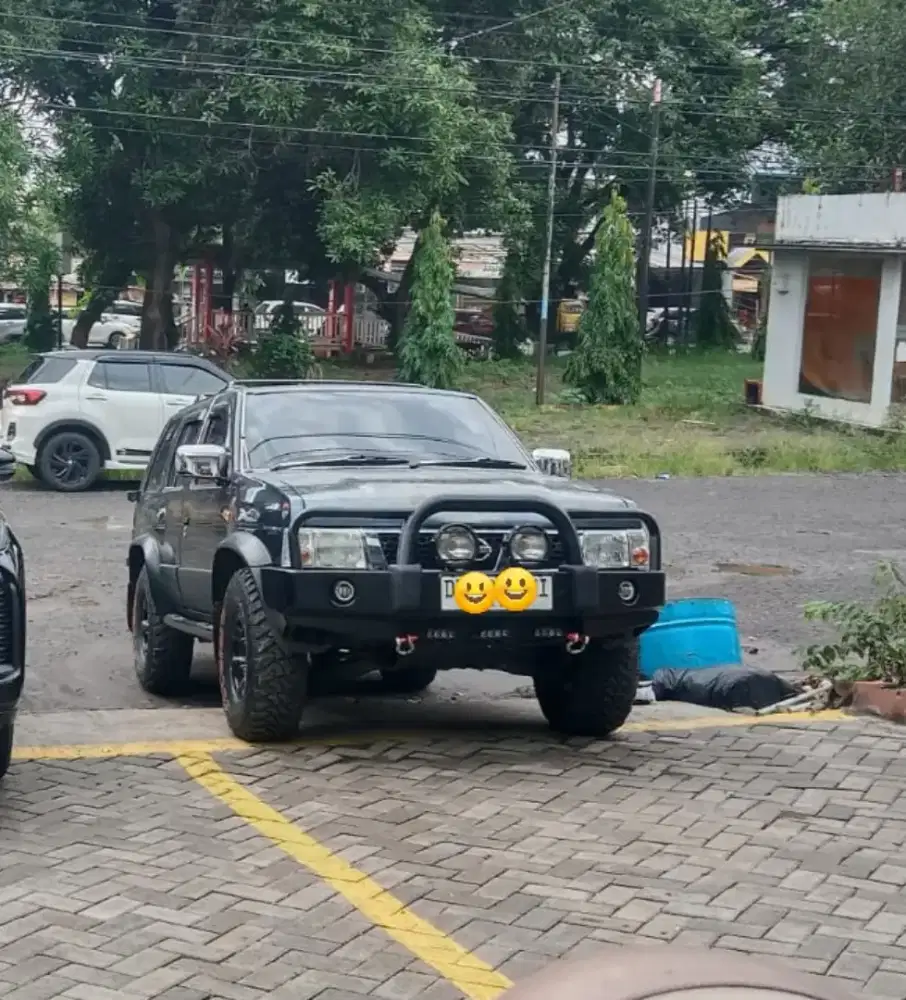 Jual santai mobil kesayangan ,Terrano 2003 grandroad ,