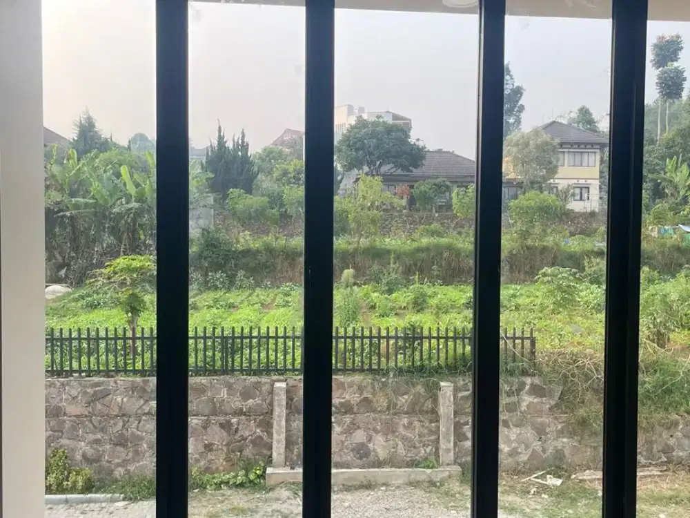 rumah di setiabudi regency dekat kampus enhai dan mall