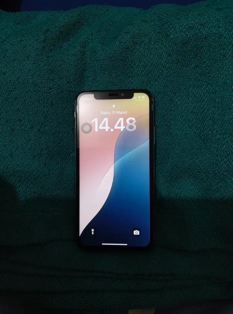 DIJUAL IPHONE XS 256GB SILVER