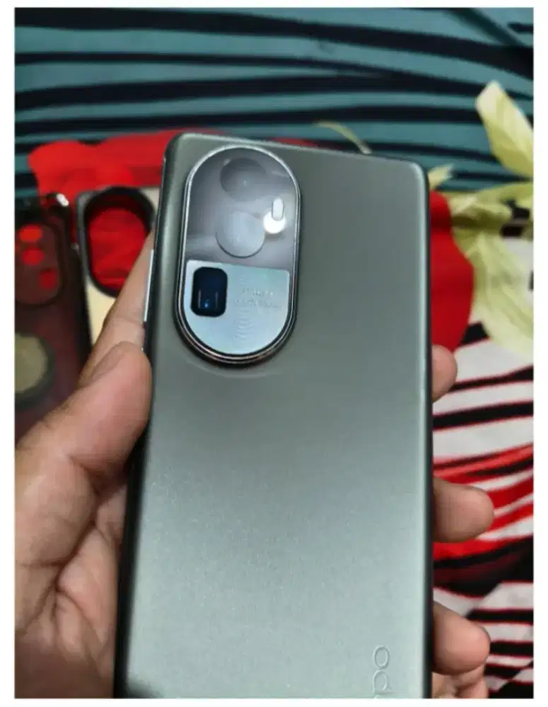 OPPO Reno 10 Pro Plus 12/256 Mulus Siap Pakai