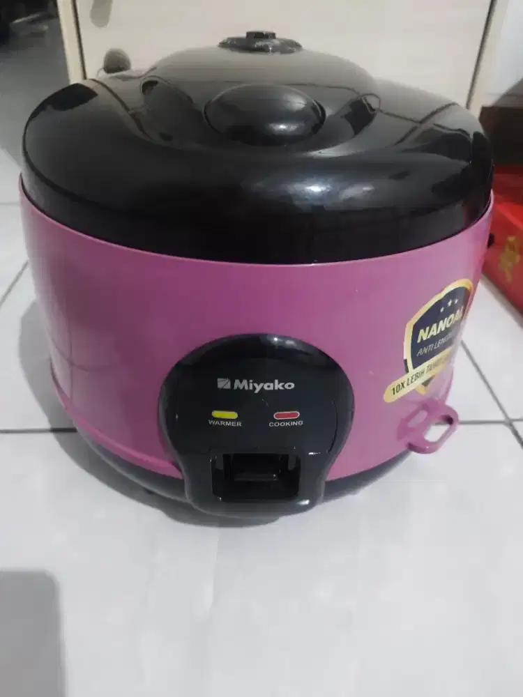 RICE COOKER MIYAKO 1.2 LITER 512 C