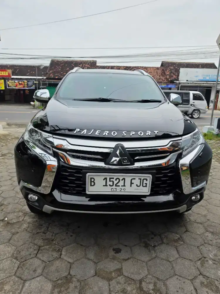 Pajero sport dakar 4x2 tahun 2019