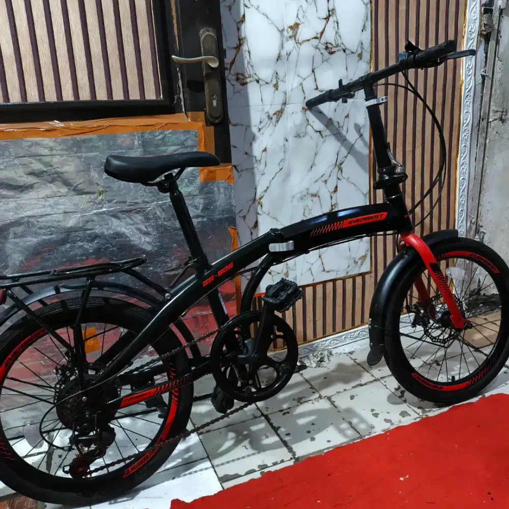 Sepeda lipat uk 20 everbest masih kayak baru mulus