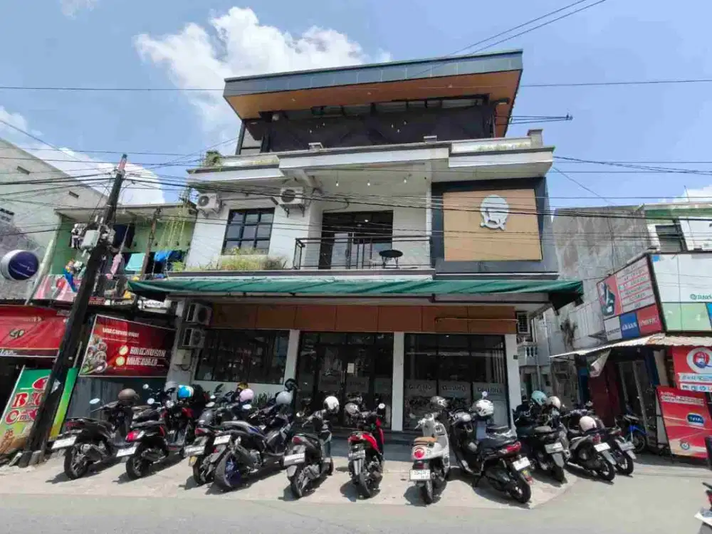 Kost Mewah dan Coffeshop Aktif Dekat UNS Jebres