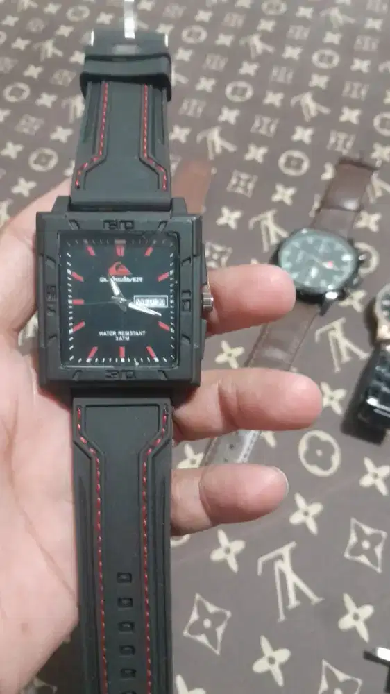 Jam Tangan Quicksilver