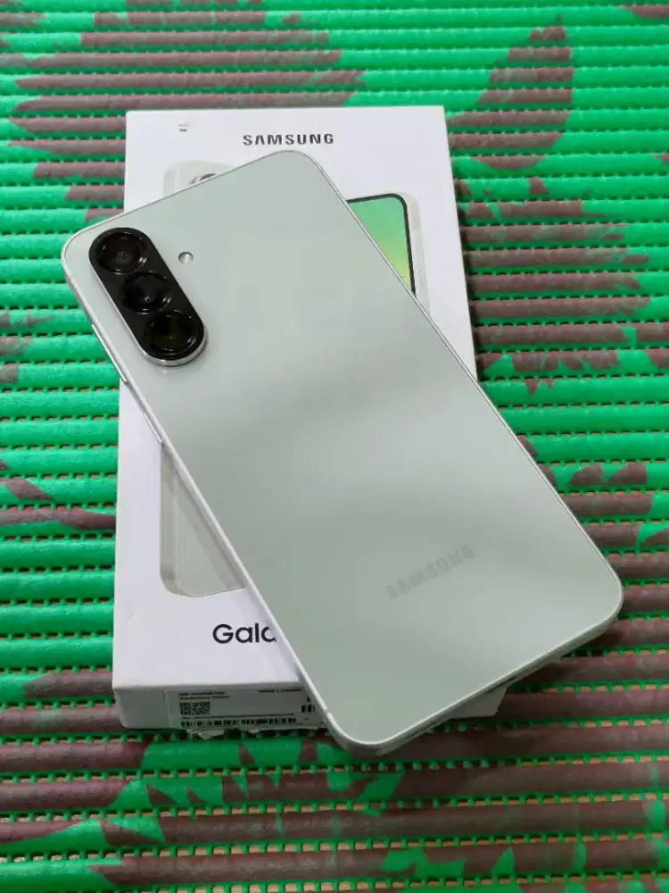 Samsung a56 5g 12/256 gb