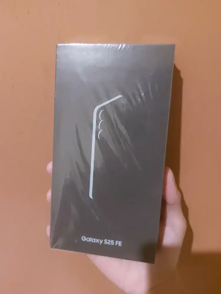 Samsung S25 FE 8/256 like new