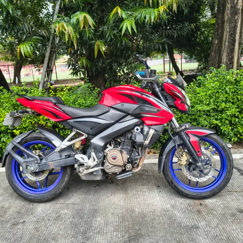 Kawasaki Bajaj Pulsar 200 NS Merah Istimewa Pajak ON