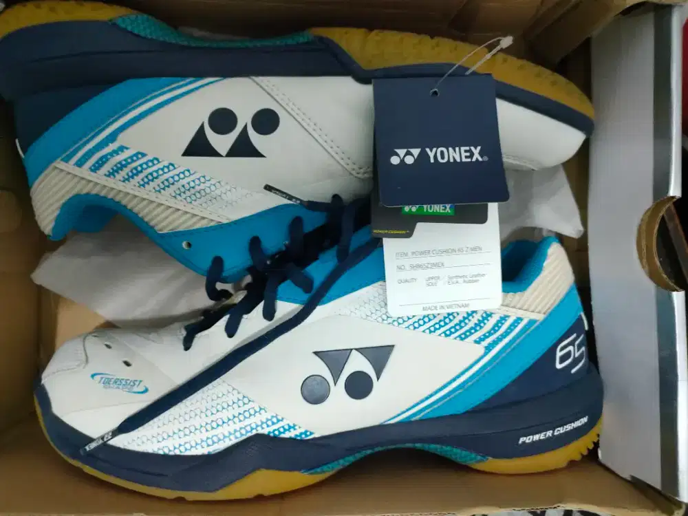 Sepatu Yonex shb 65 z3 original size 42