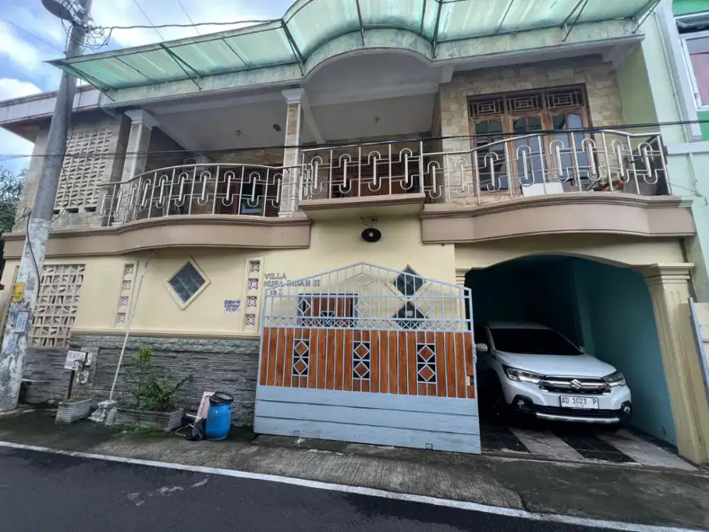 Disewakan Rumah 2 lantai, Furnished, lokasi strategis