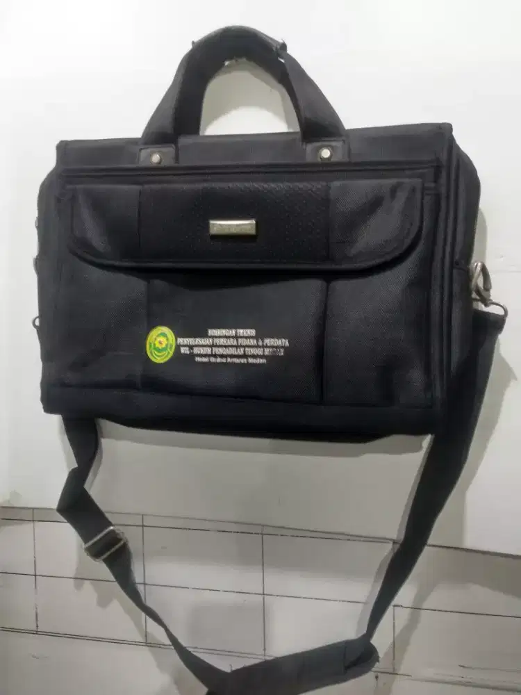 Tas sekolah kerja dan santay