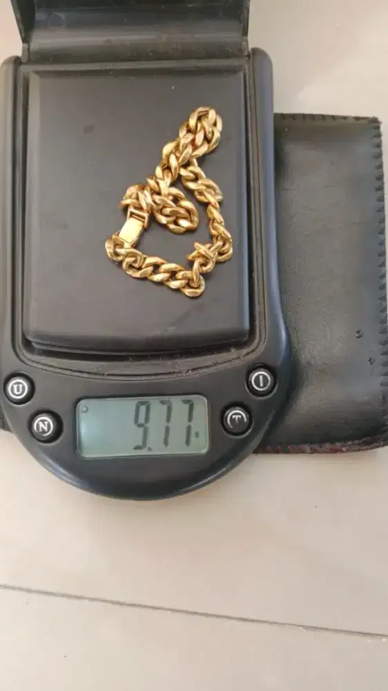 Menerima jual emas berbagai kondisi