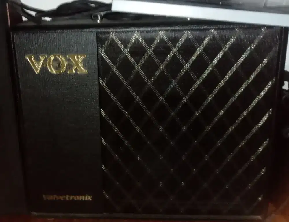 Speaker Amplifier gitar Vox valvetronik
