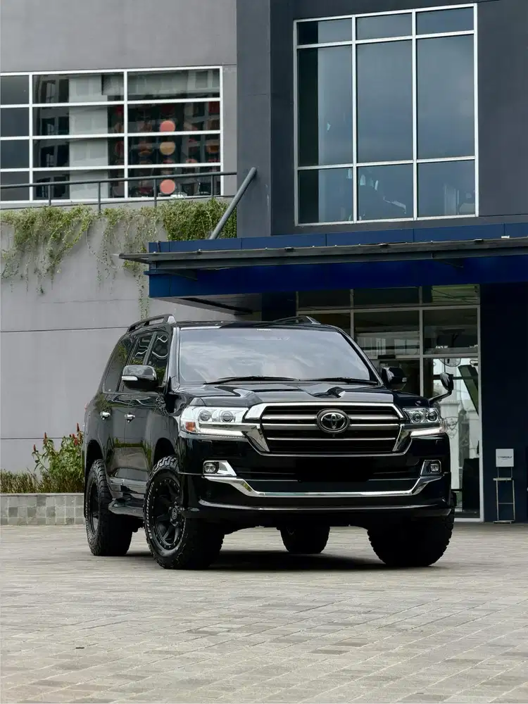 Odo 20K Toyota Land Cruiser VX-R ATPM Full Spec 2019 Like New