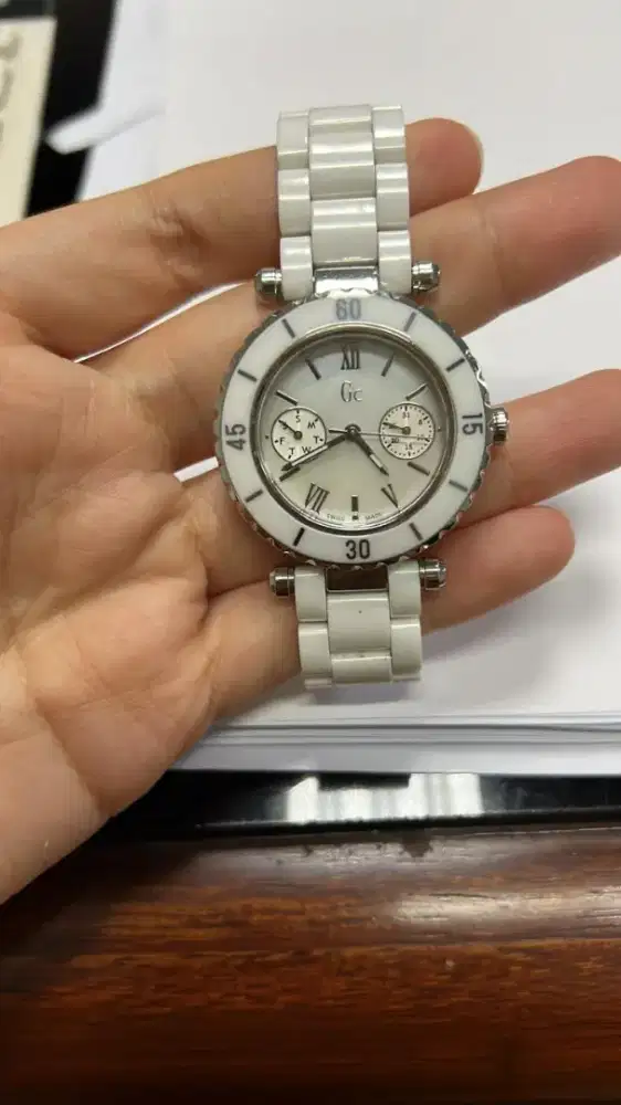 Jam tangan Gucci Original Watch putih white