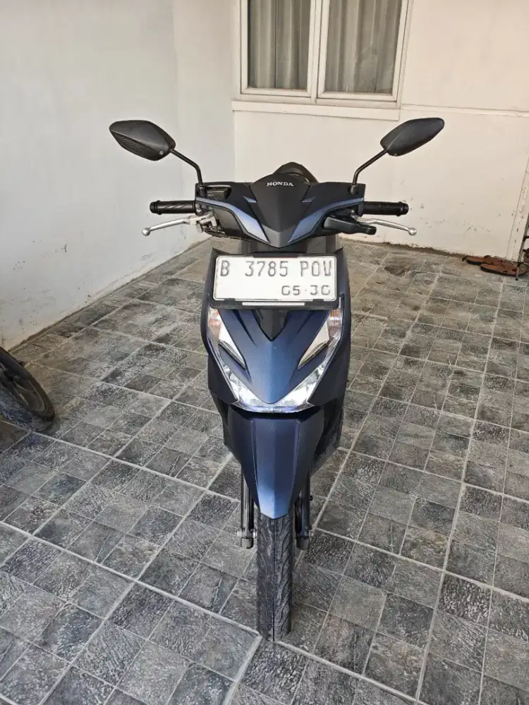 Beat deluxe 2025 biru keyless