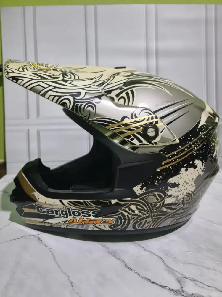 Helm cross merh cargloss ahrs