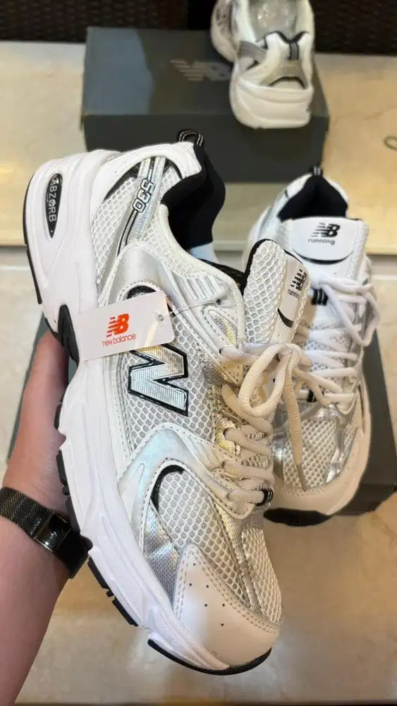 Sepatu NB 530 White