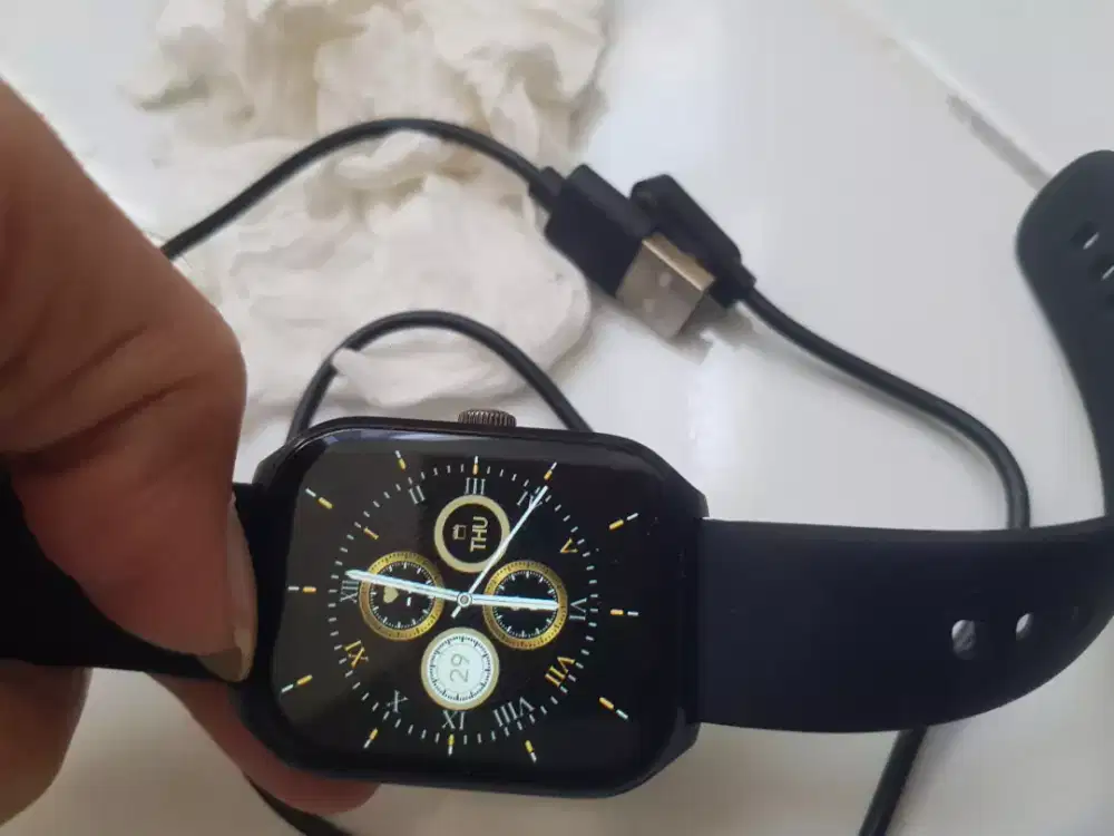 Pik2 jam pakaian kondisi siap pakai.konesi HP