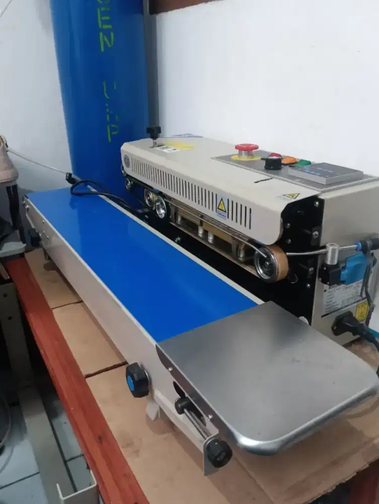 Mesin seal otomatis untuk kemasan makanan ringan atau kemasan plastik