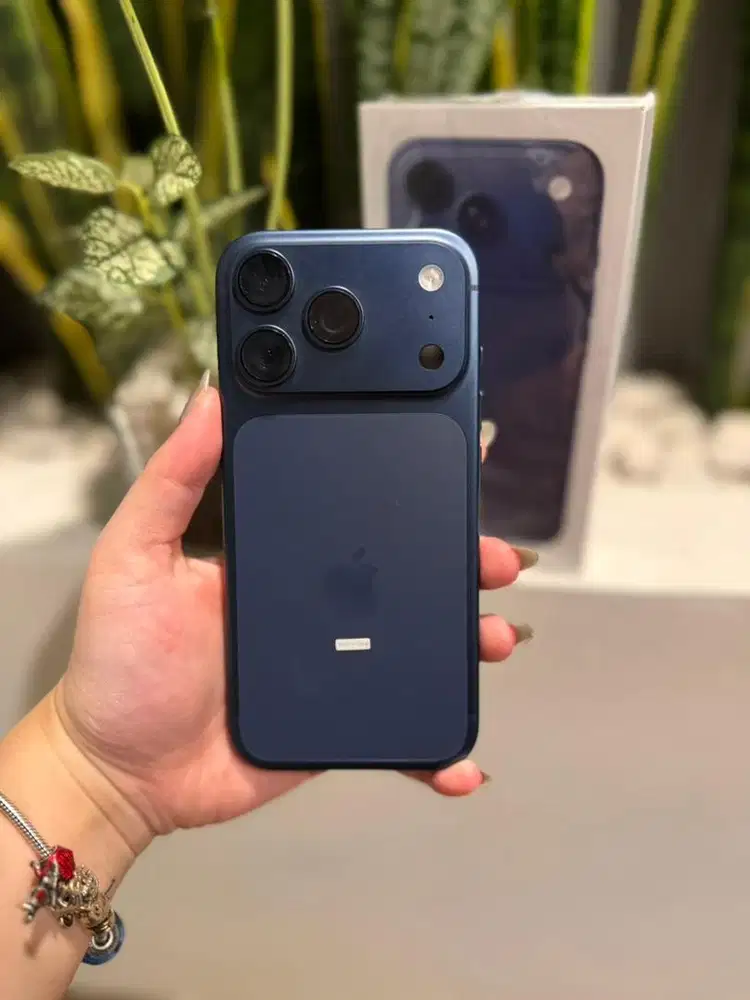 iPhone 17 Pro 256GB Deep Blue Digimap Mulus