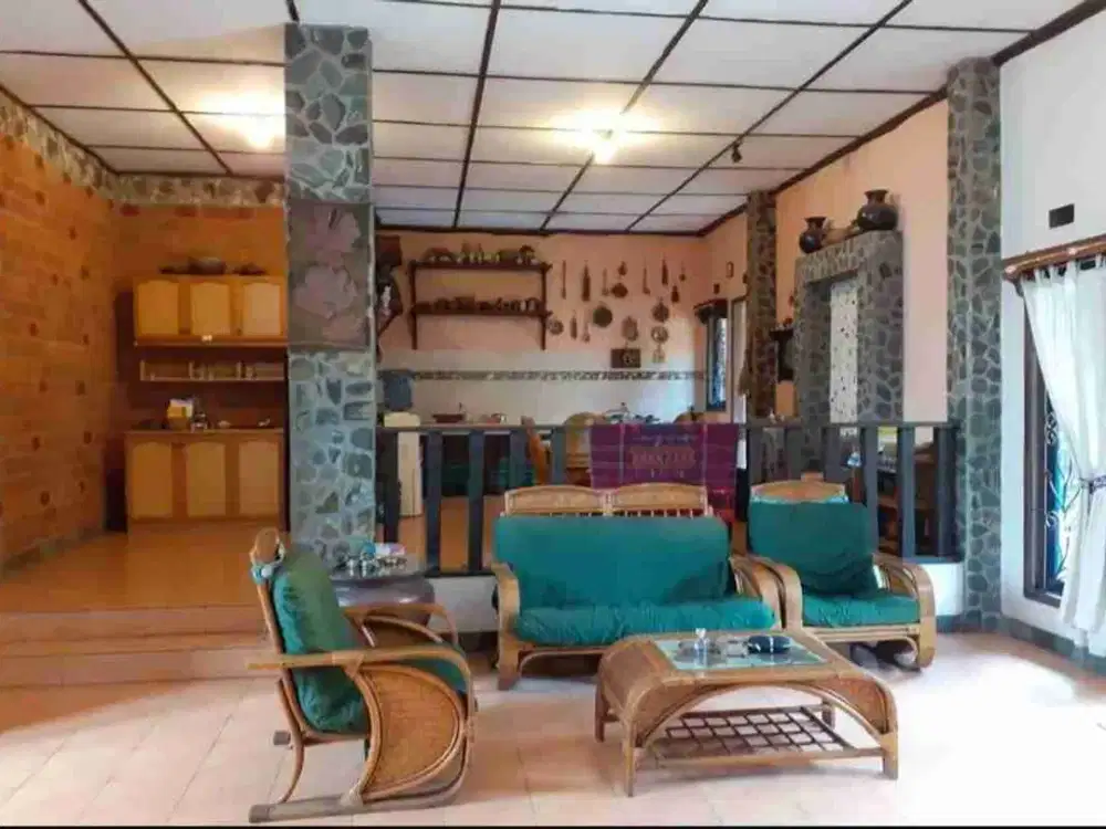 rumah vintage besar murah seperti beli tanah bonus bangunan 2 lt kokoh jalan 10 meter di araya depan malang kota BU SEGERA