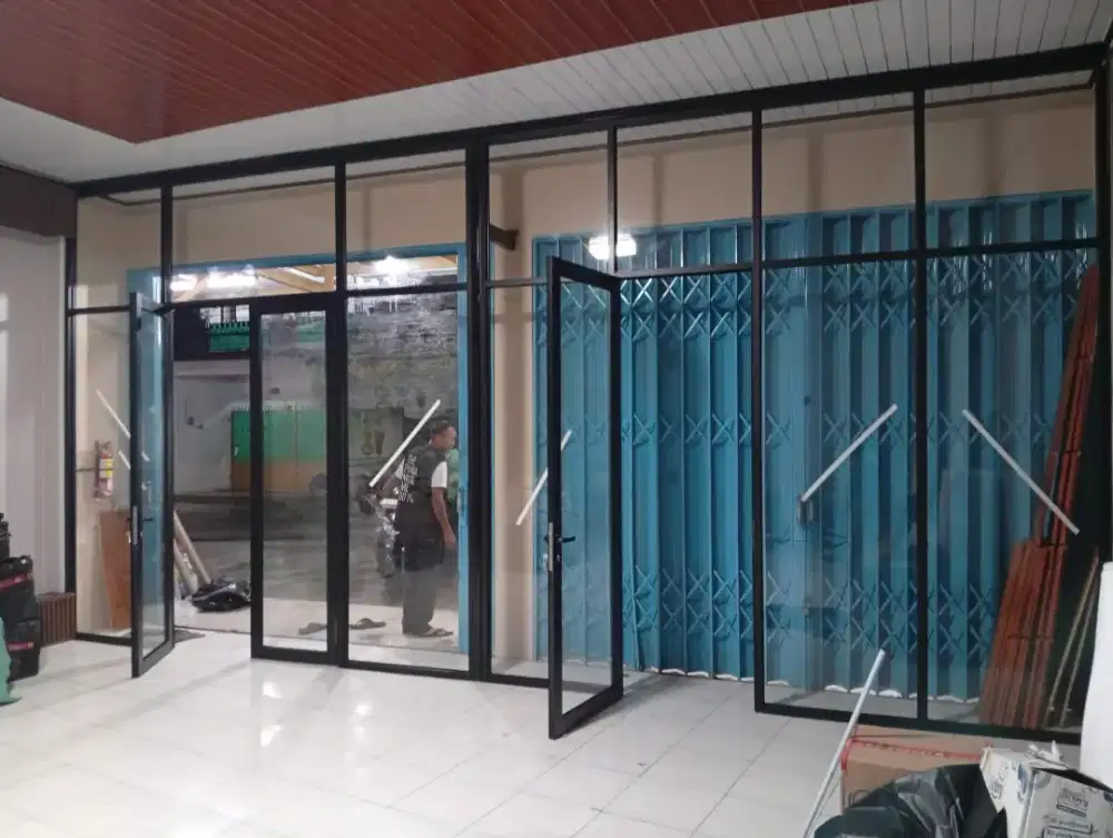 Pintu kaca aluminium, sekat ruang kaca aluminium