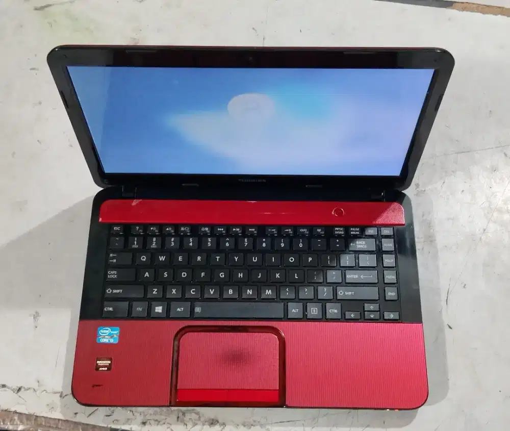 Laptop Toshiba i5-3230 ram 4gb HDD 320gb VGA AMD hd 7600m 2 gb