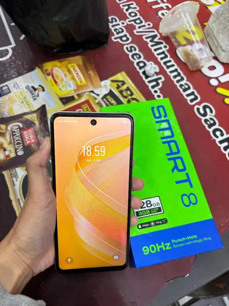 Infinix smart 8 4+4/128