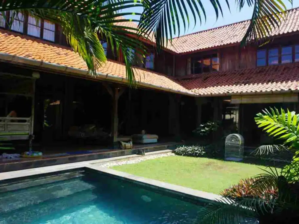 Villa Mewah Gaya Klasik Bali di Sanur, Bisa Jalan Kaki ke Pantai