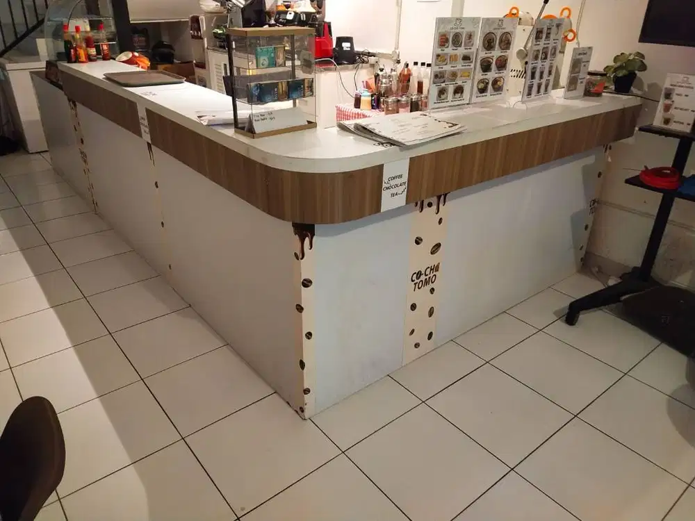 Jual cepat meja bar cafe, bisa dilepas jadi 3 bagian