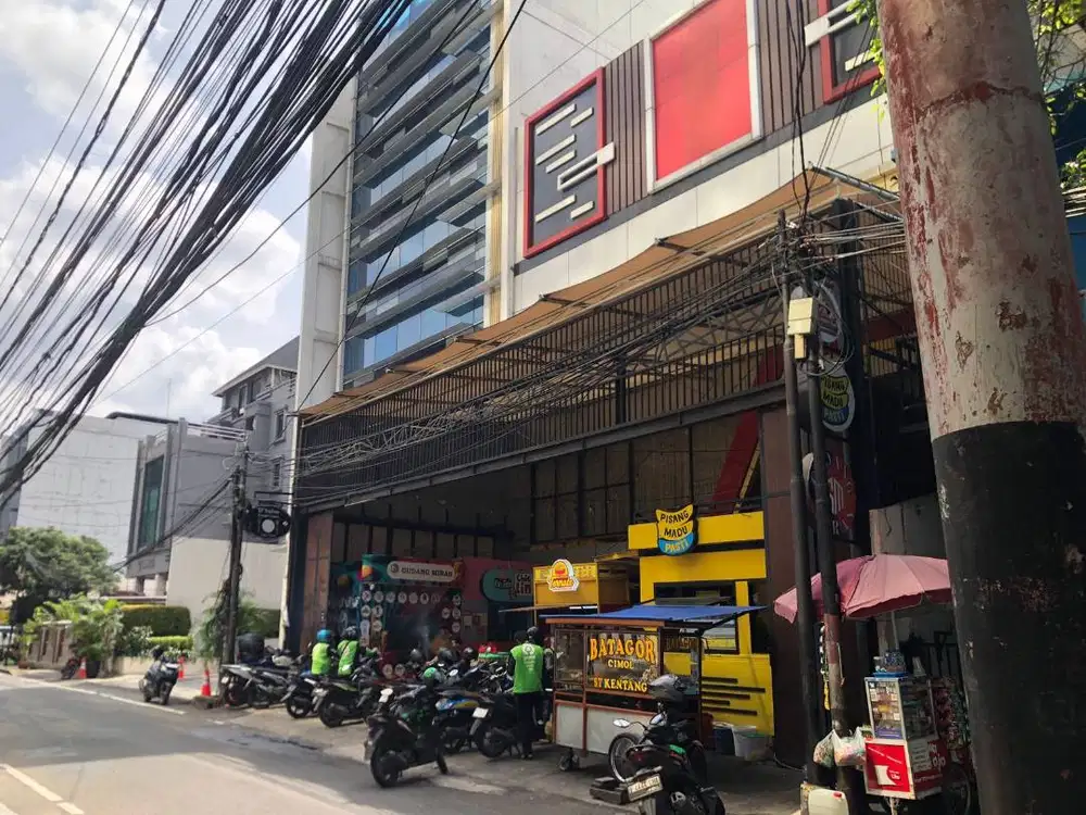 Disewakan lapak booth food court Jakarta Pusat di tengah area kantor