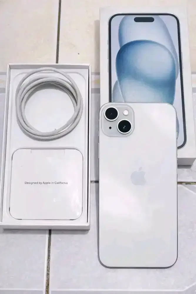 iPhone 15 ymsihborian gransi aktip 128