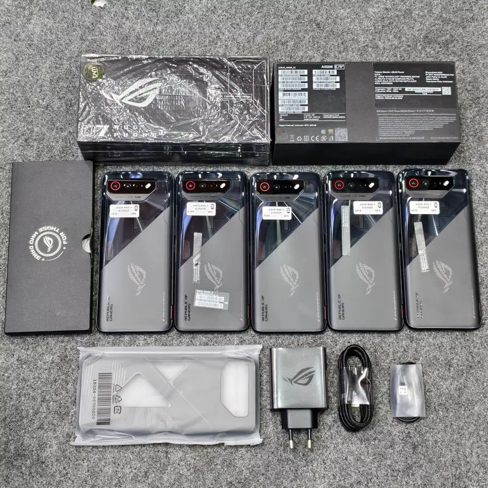 Asus ROG Phone 7 8/256Gb Garansi Resmi